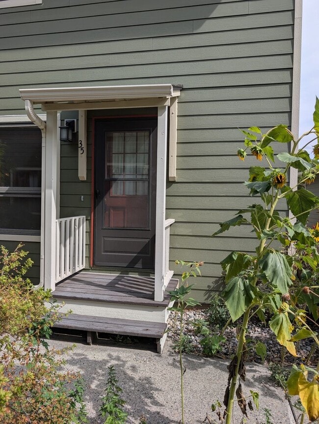 221 Pioneer Dr in Bozeman, MT - Building Photo - Building Photo