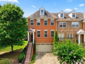 2016 Manchester Way in Roswell, GA - Building Photo
