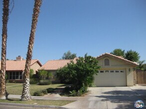 2442 Vine St in El Centro, CA - Building Photo - Building Photo