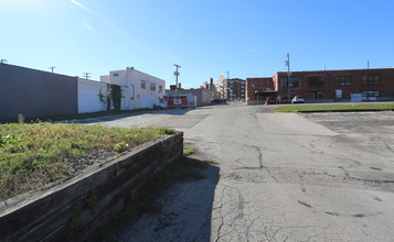 3954 Central St in Kansas City, MO - Foto de edificio - Building Photo