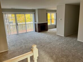 240 Southwick Ct in Vernon Hills, IL - Building Photo - Building Photo