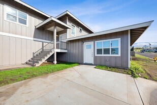 22 Maiaku St in Makawao, HI - Building Photo