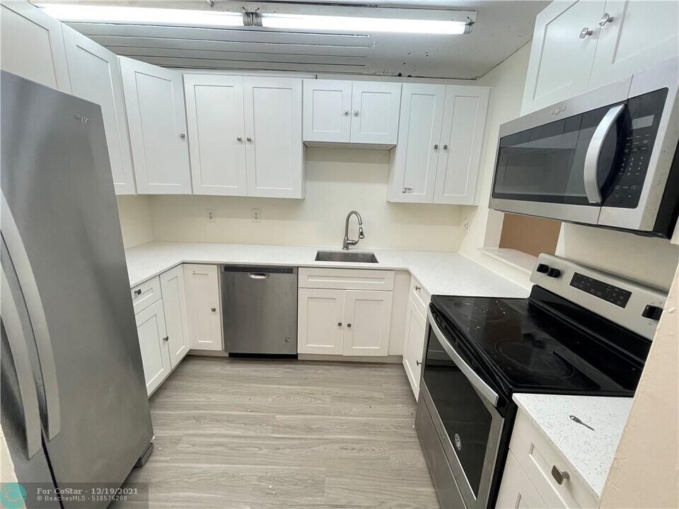 4334 NW 9th Ave-Unit -7-1C in Pompano Beach, FL - Building Photo