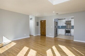 300 Hudson St in Hoboken, NJ - Building Photo - Building Photo