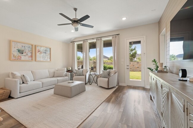 28911 Laurel Grove Ln