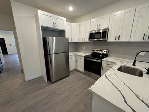 5320 Angora Terrace in Philadelphia, PA - Building Photo - Building Photo