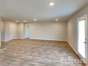 930 Equine Dr in Roebuck, SC - Building Photo - Building Photo