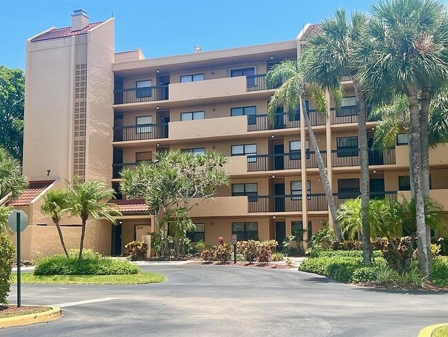 property at 2025 Lavers Cir