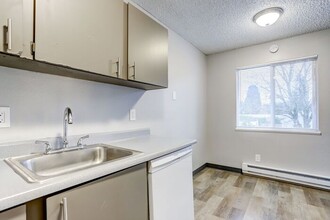 2636 SE 160th Ave in Portland, OR - Building Photo - Building Photo
