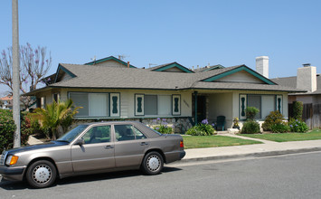 16681 Tunstall Ln in Huntington Beach, CA - Building Photo - Building Photo