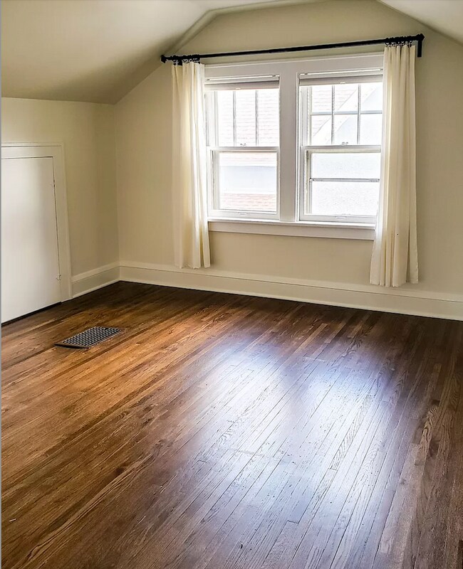2107 Grand St NE in Minneapolis, MN - Building Photo - Building Photo