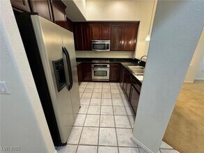 32 E Serene Ave in Las Vegas, NV - Building Photo - Building Photo