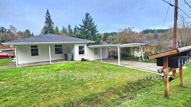 2514 Spring St in Bremerton, WA - Building Photo - Building Photo