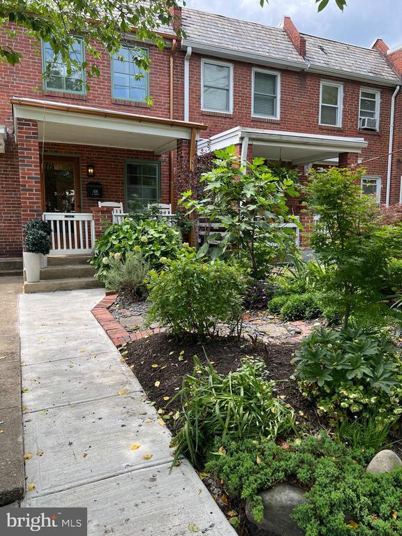 property at 418 N Henry St