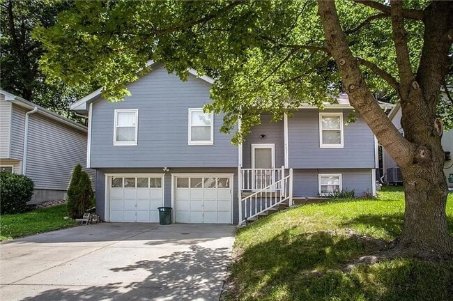 property at 4626 N Winchester Ave