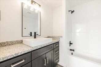 5852 SE 18th St in Gresham, OR - Building Photo - Building Photo