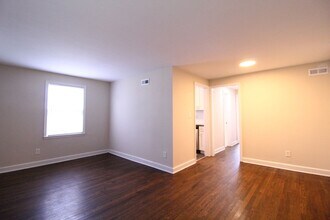312 E 28th Ave in North Kansas City, MO - Building Photo - Building Photo