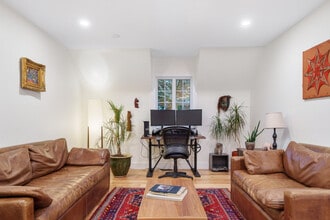 4444 Regency Pl, Unit SI ID1494900P in West Vancouver, BC - Building Photo - Building Photo