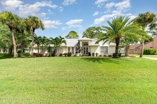 3897 Peacock Dr in Melbourne, FL - Building Photo