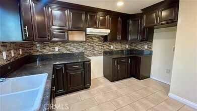 10818 Yukon Ave S in Inglewood, CA - Building Photo - Building Photo