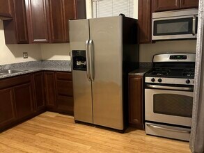 8204 S Marquette Ave in Chicago, IL - Building Photo - Building Photo