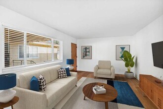 220 Ventura Ave in Palo Alto, CA - Foto de edificio - Building Photo