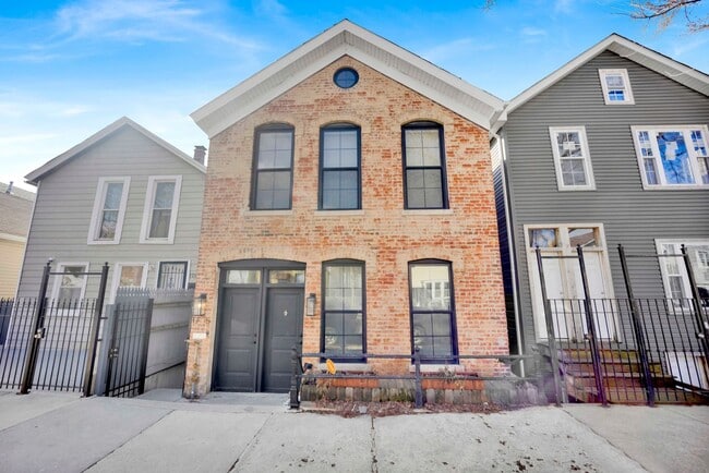 property at 1735 W Cullerton St