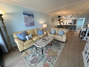 1403 Lake Park Blvd S in Carolina Beach, NC - Building Photo - Building Photo