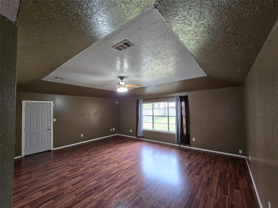 5843 Sunnygate Dr in Spring, TX - Building Photo