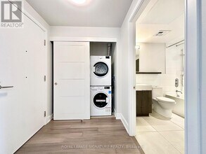 2525 Bathurst St in Toronto, ON - Building Photo - Building Photo