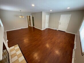 2844 Chamberlain Rd, Unit A in Fairlawn, OH - Foto de edificio - Building Photo