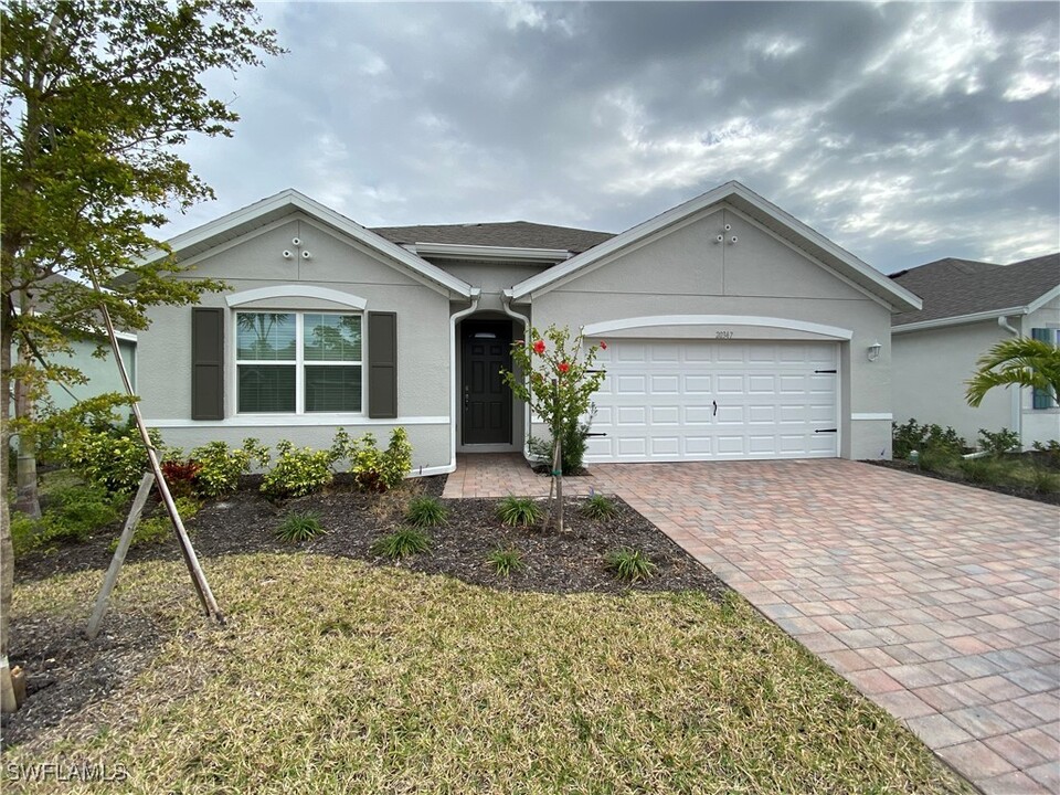 20347 Camino Torcido Lp in North Fort Myers, FL - Building Photo