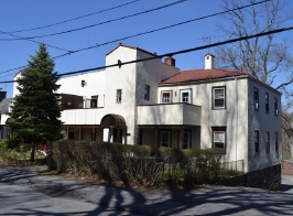 111 Kensington Rd in Bronxville, NY - Foto de edificio