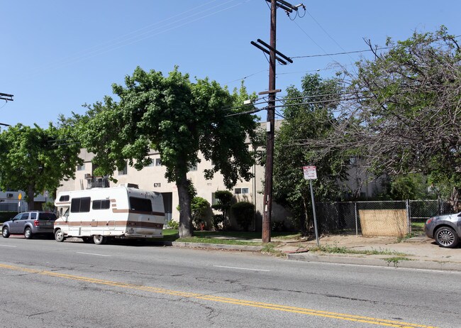 6711 Haskell Ave in Van Nuys, CA - Building Photo - Building Photo