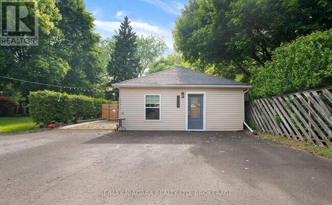 property at 2971 Portage Rd