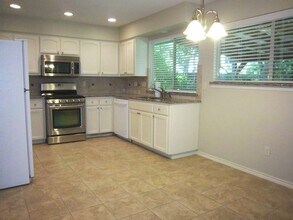 11804 Knights Bridge in Austin, TX - Building Photo - Building Photo