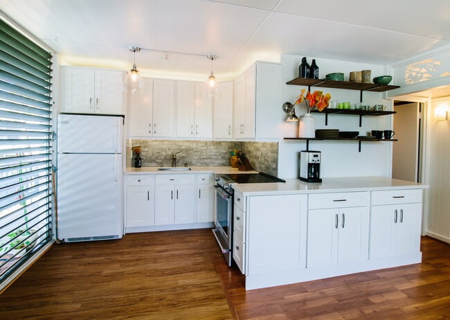 3810 Leahi Ave in Honolulu, HI - Building Photo - Building Photo