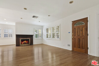 13958 Peach Grove St in Los Angeles, CA - Building Photo - Building Photo