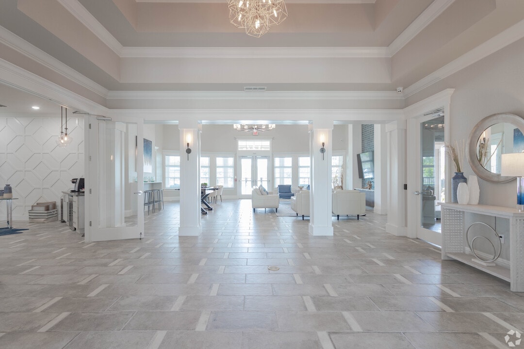 Aberdeen Luxury Apartments in Lakeland, FL - Foto de edificio