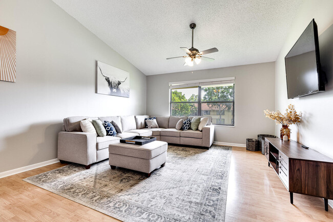 13065 Albright Ct in Wellington, FL - Building Photo - Building Photo