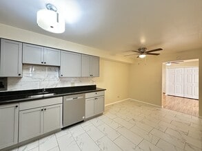 630 Lincoln Ave, Unit 50G in Addison, IL - Building Photo - Building Photo