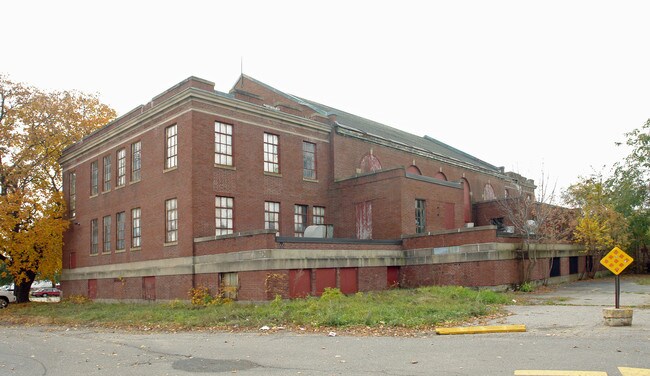 6 Main Pl in Waterville, ME - Building Photo - Building Photo
