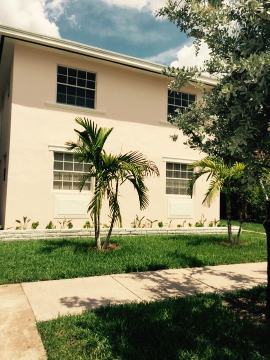 131 Salamanca Ave in Coral Gables, FL - Foto de edificio