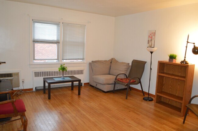 721 Broad Ave in Ridgefield, NJ - Building Photo - Building Photo