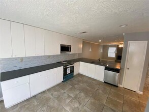 10946 Bexley Dr in Houston, TX - Building Photo - Building Photo