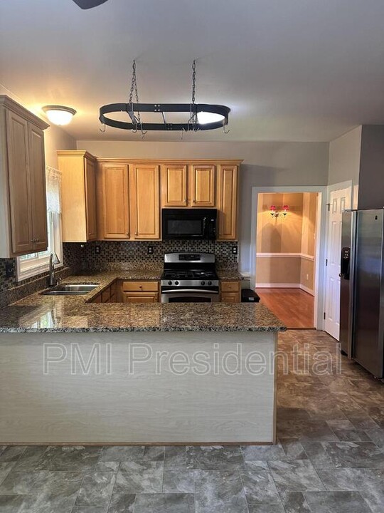 1213 Hawkins Wood Cir in Midlothian, VA - Building Photo