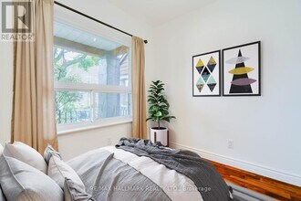 2066 Gerrard St E in Toronto, ON - Building Photo - Building Photo
