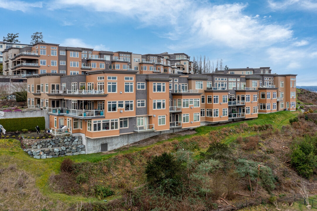 Point Edwards Condominiums in Edmonds, WA - Building Photo