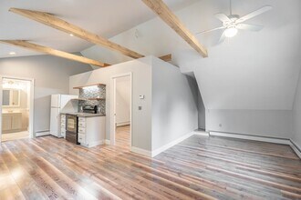 87 Brookfield Rd in Charlton, MA - Building Photo - Building Photo