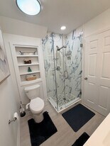 245 Winding River Dr in Sandy Springs, GA - Building Photo